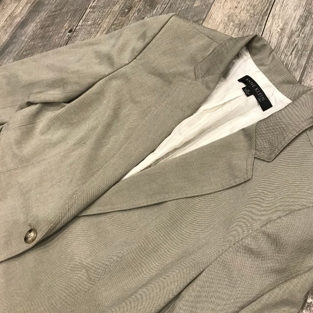 Stylish Button Down Blazer - image 4